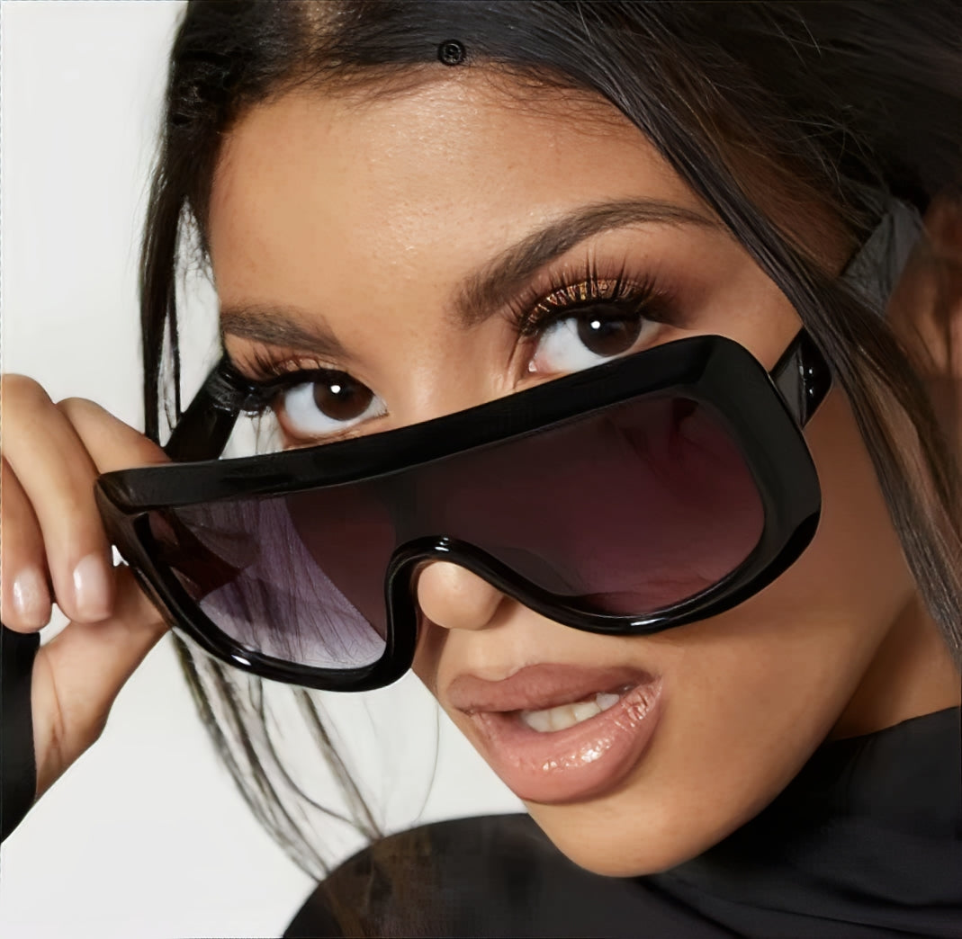Oversized Feminine Black Cyclops Browline Sunglasses Trending 2025 Chic Chunky Frame Single Lens