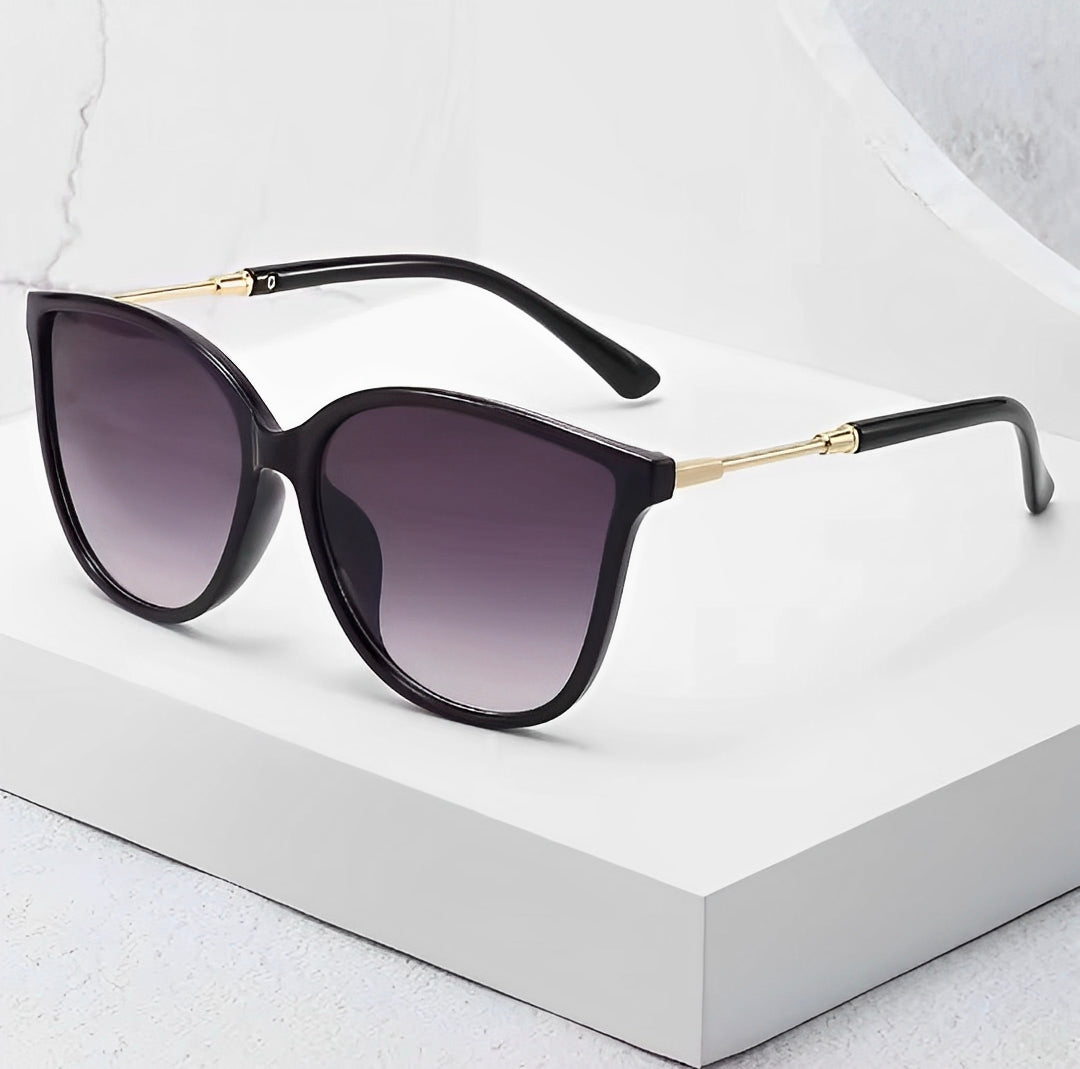 Feminine Elegant Luxury Sunglasses Gradient Black Cateye Sunglasses Marilyn Oversized Designer 1950's Cat Eye Celeb Retro Vintage Gold Detail Oversize Frame Lightly Tinted